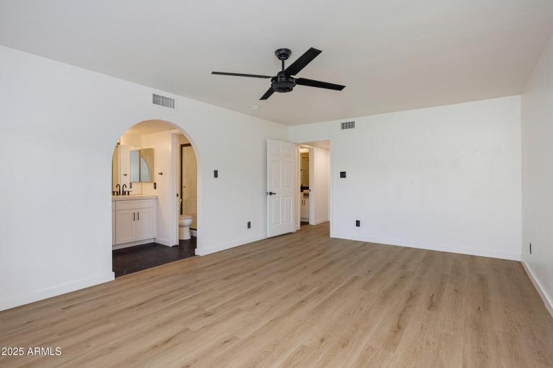 1708 E Solano Dr - 24