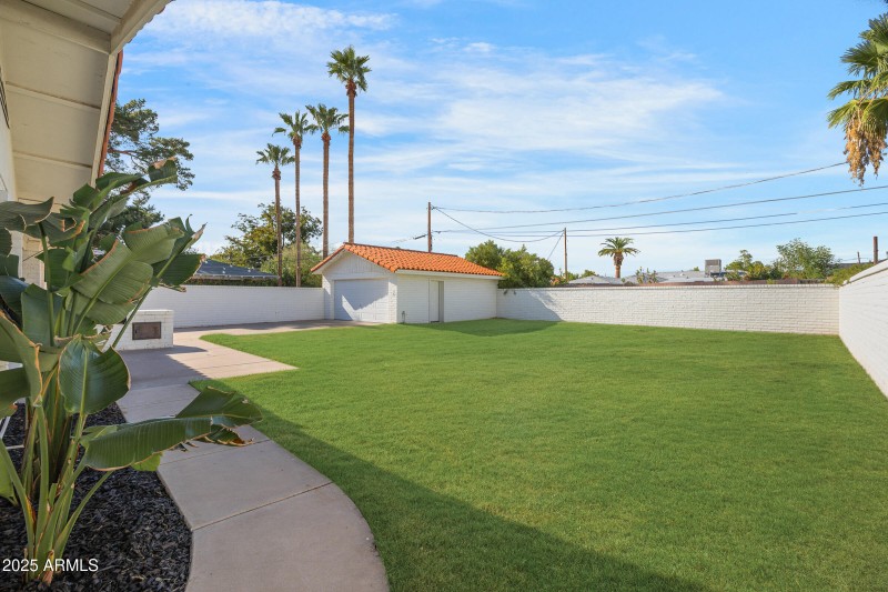 1708 E Solano Dr - 35