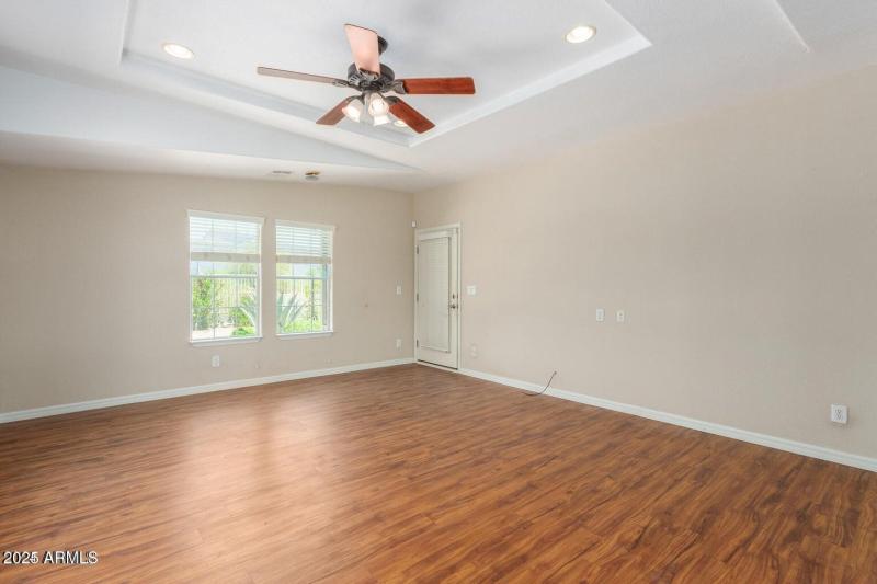 3301 S Goldfield Rd 4027