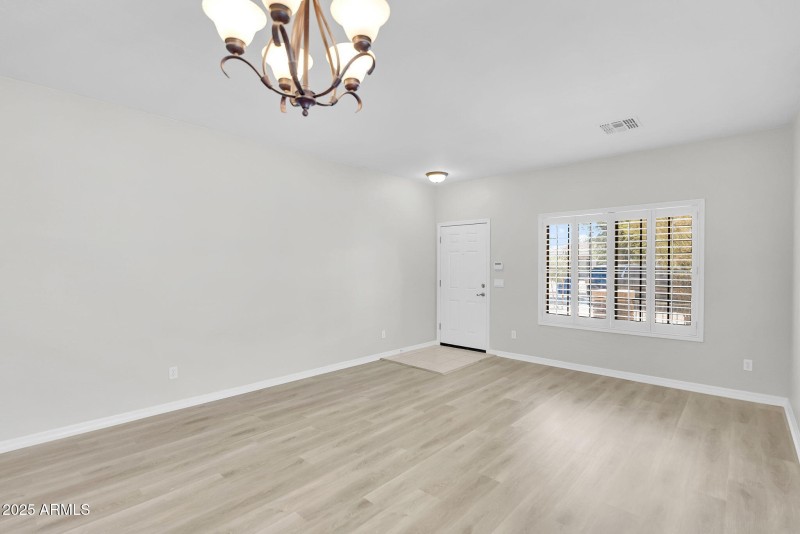 6-web-or-mls-21752 E Domingo Rd-5