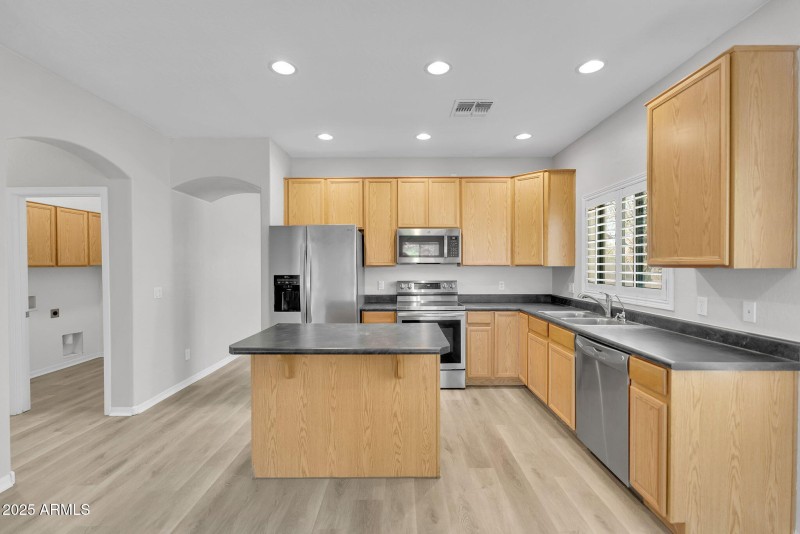 11-web-or-mls-21752 E Domingo Rd-8