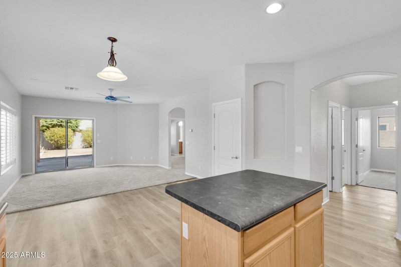 15-web-or-mls-21752 E Domingo Rd-12