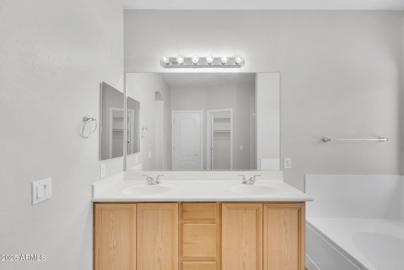 26-web-or-mls-21752 E Domingo Rd-33