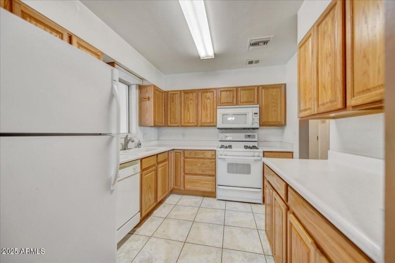 10-Kitchen