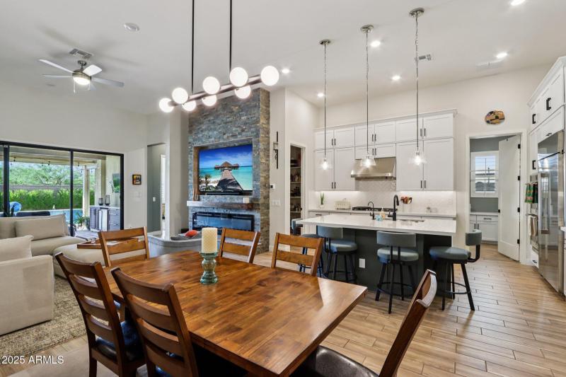 15-web-or-mls-W Marshall Ave-S1009-015