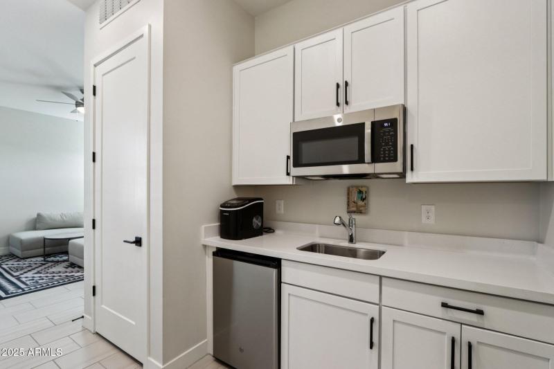 23-web-or-mls-W Marshall Ave-S1009-023