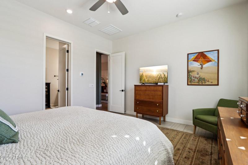 29-web-or-mls-W Marshall Ave-S1009-029