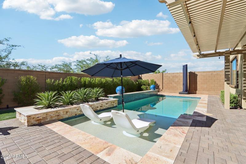 44-web-or-mls-W Marshall Ave-S1009-044