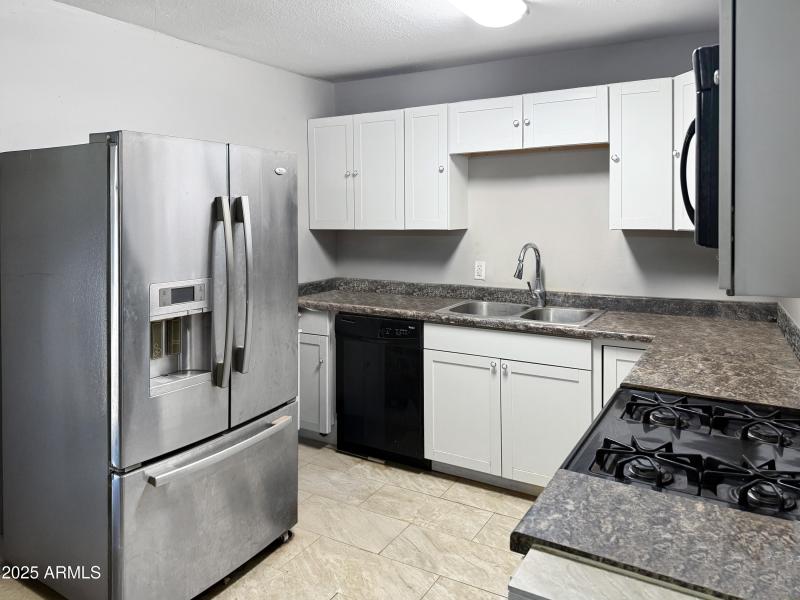 305 Fairhaven Kitchen