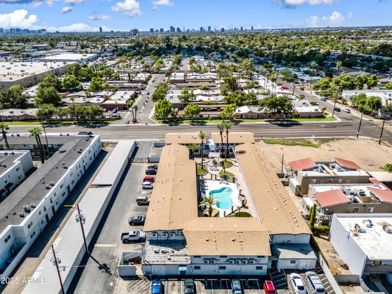 8-3025N32ndS-The Retro-ocupix-v2-9-9