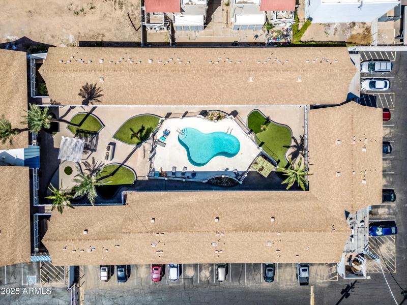 10-3025N32ndS-The Retro-ocupix-v2-9-9