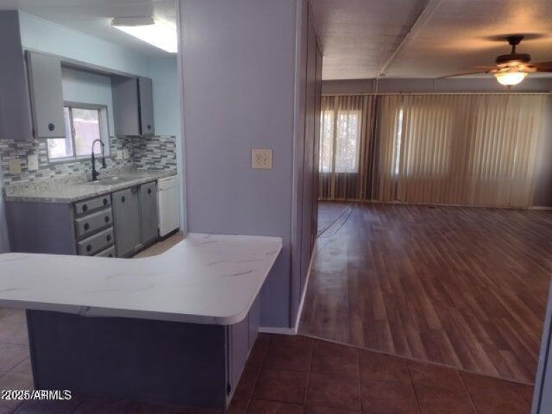 6702 Mary Jane-living room