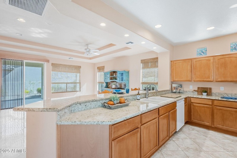 Kitchen-Bar area