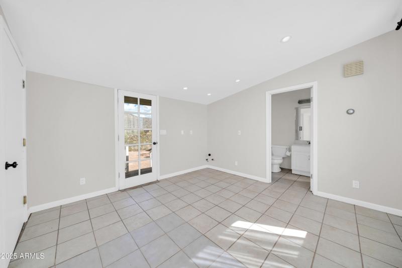 11602 E Manana Rd-24