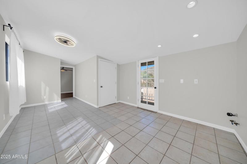 11602 E Manana Rd-25