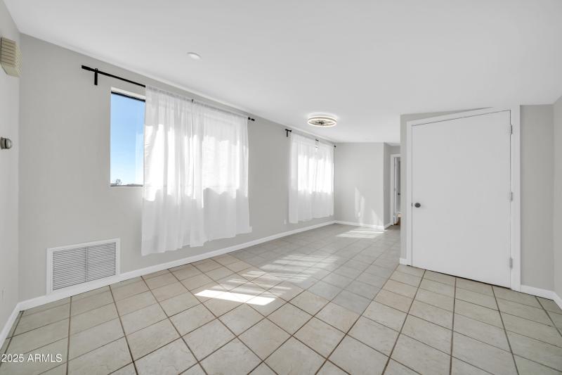 11602 E Manana Rd-26