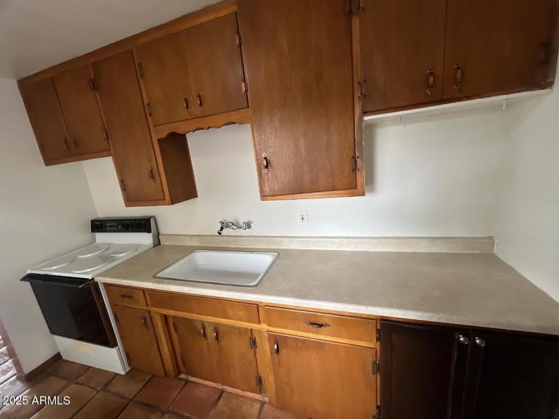 7153 N 57th Dr. #4 Kitchen