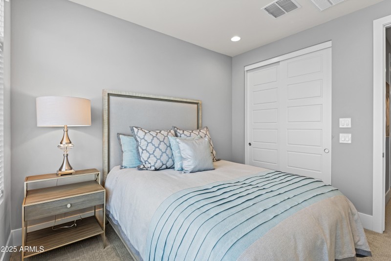 1717 E Morten Ave #62-23