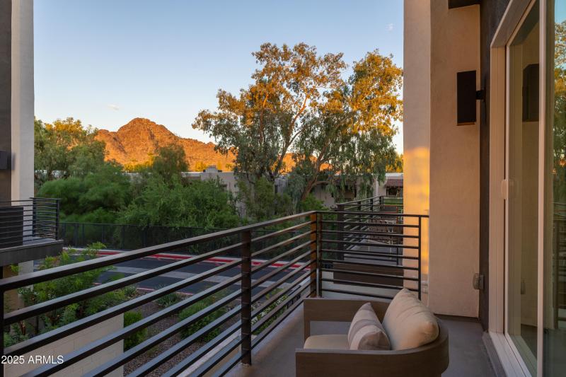 1717 E Morten Ave #62-61