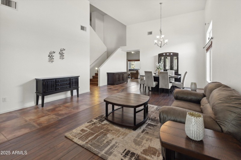 3 Soaring Ceilings