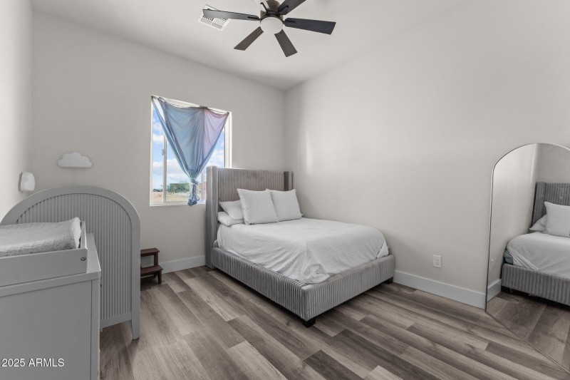 Guest bedroom