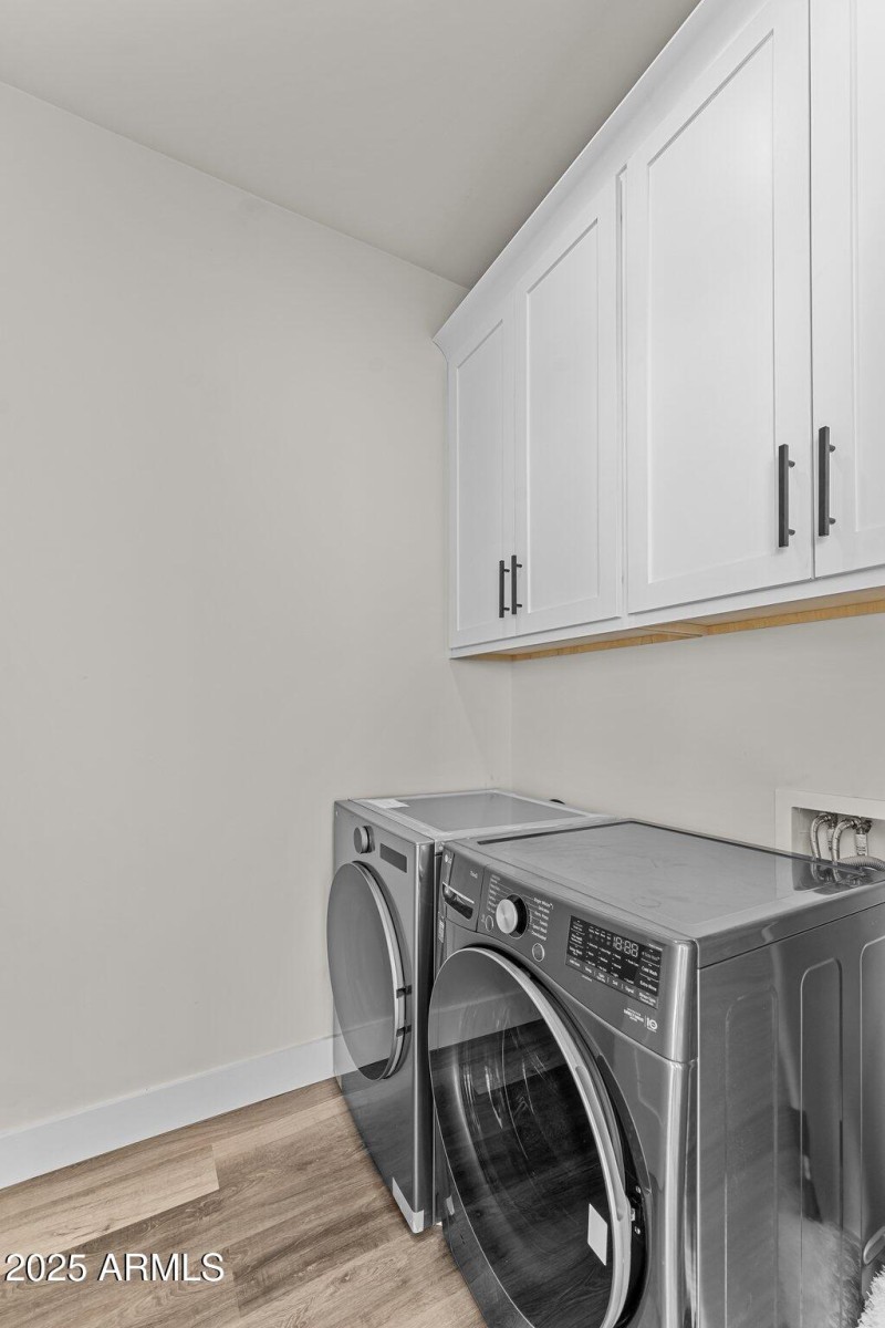 Laundry w/cabinetry