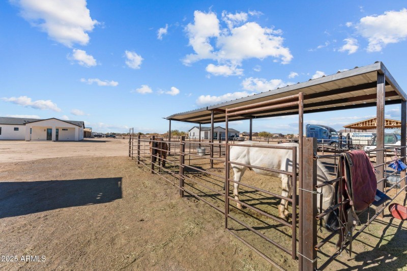 Covered stalls