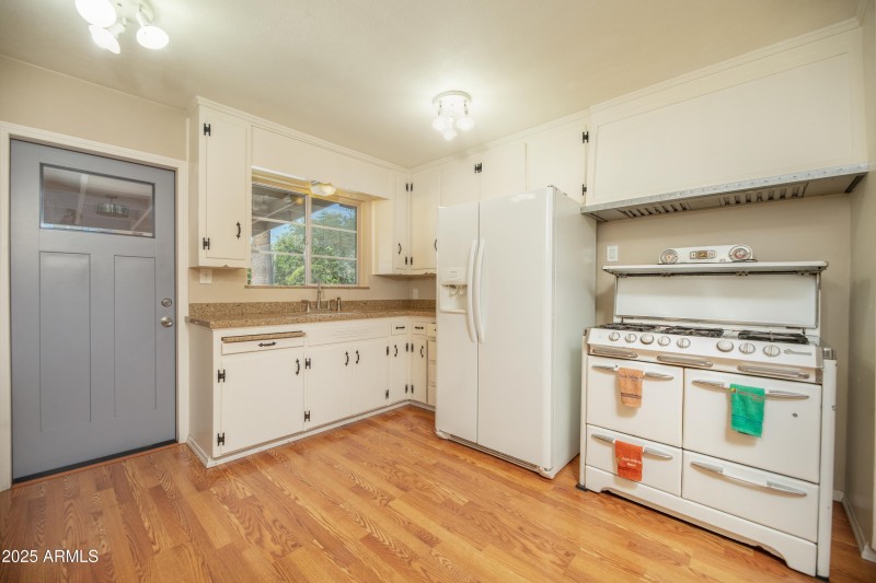 Kitchen 1b