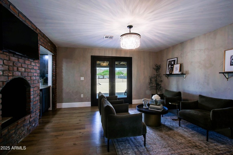 Lounge 1