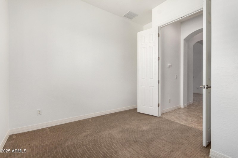 Den/office/bonus room