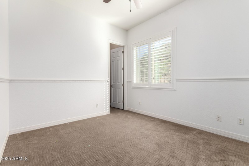 Bedroom 2 w/ walk in closet