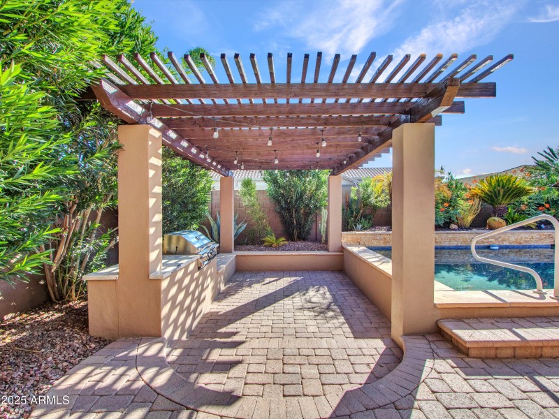 Sunken Built-in-BBQ