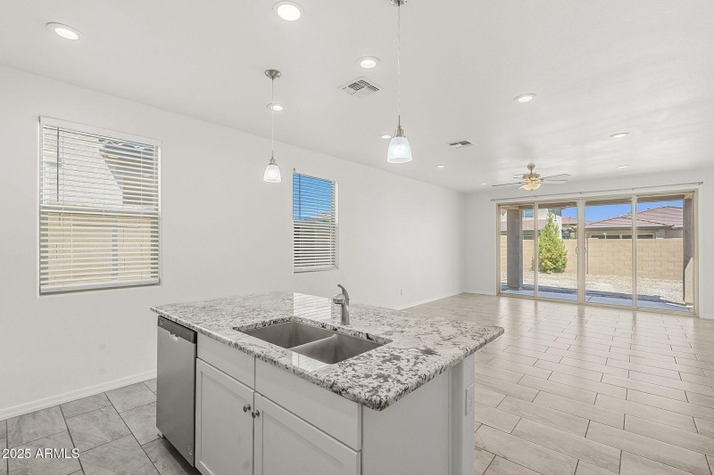 10-web-or-mls-Kirkland-10