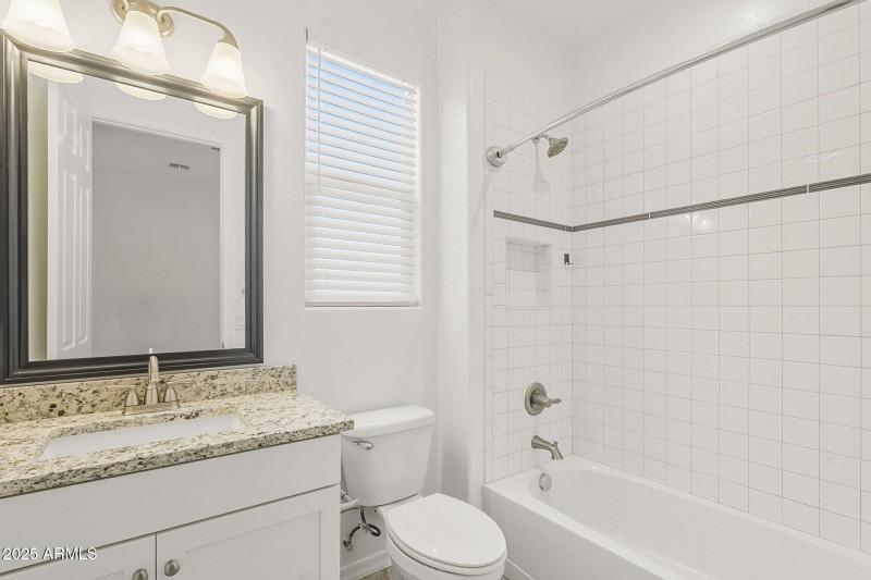 18-web-or-mls-Kirkland-18
