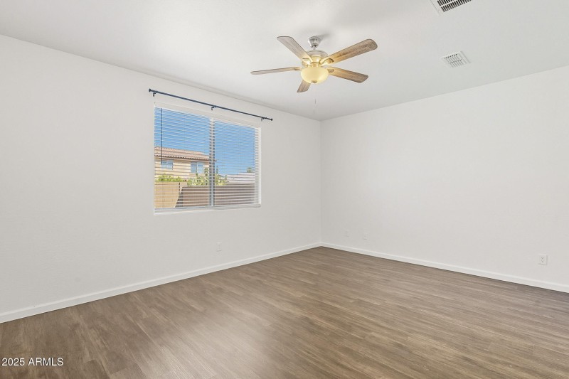 21-web-or-mls-Kirkland-21