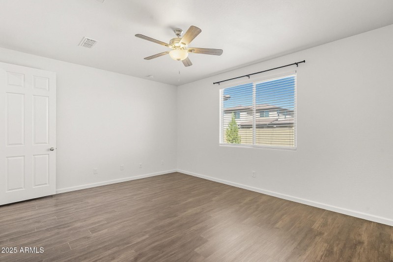 24-web-or-mls-Kirkland-24