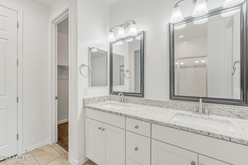25-web-or-mls-Kirkland-25