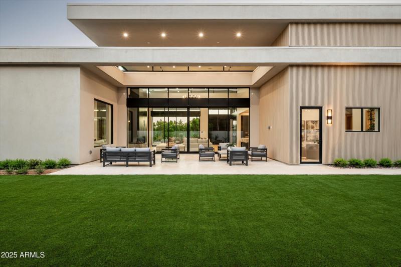 09-6535 N 40th Place-94