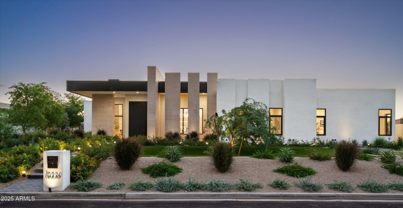 20-Twilight10220N66thSt-20