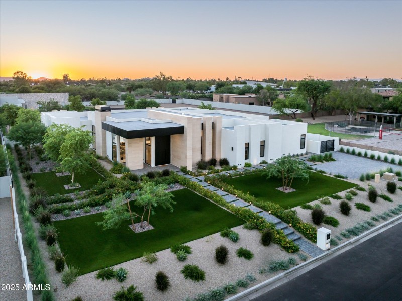 31-Twilight10220N66thSt-31