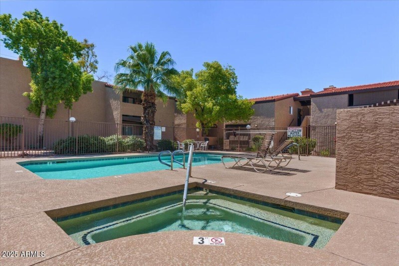 26-Hot Tub and Pool