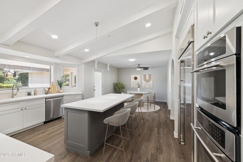 Kitchen/Breakfast Nook