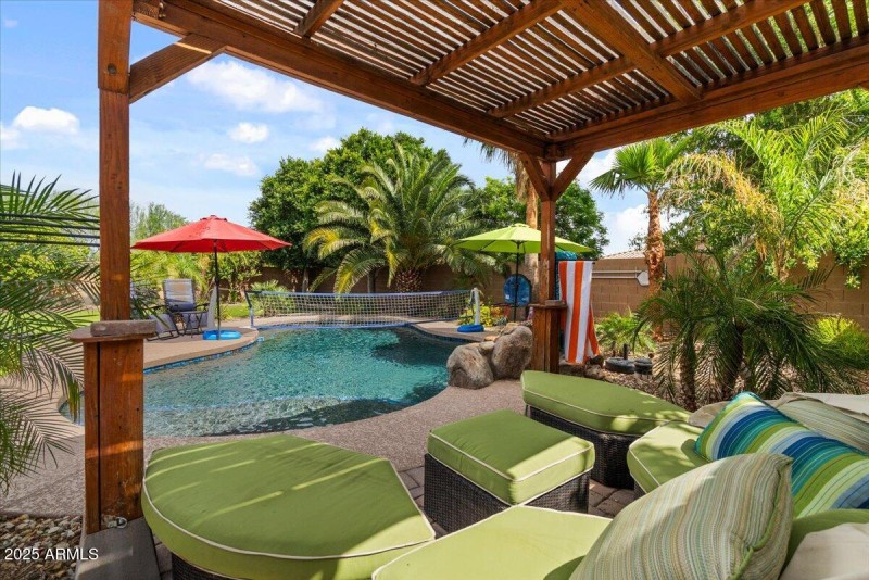 50-Cabanna and pool