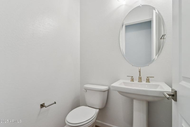 28-web-or-mls-E Utah Ave-S0909-028