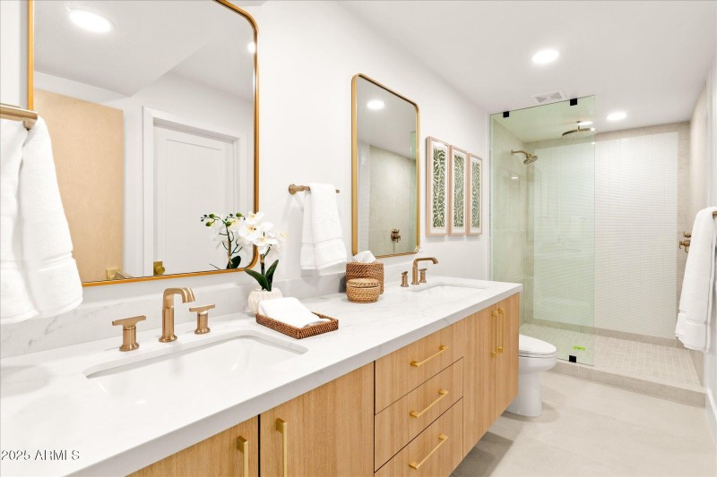Junior Master Bath