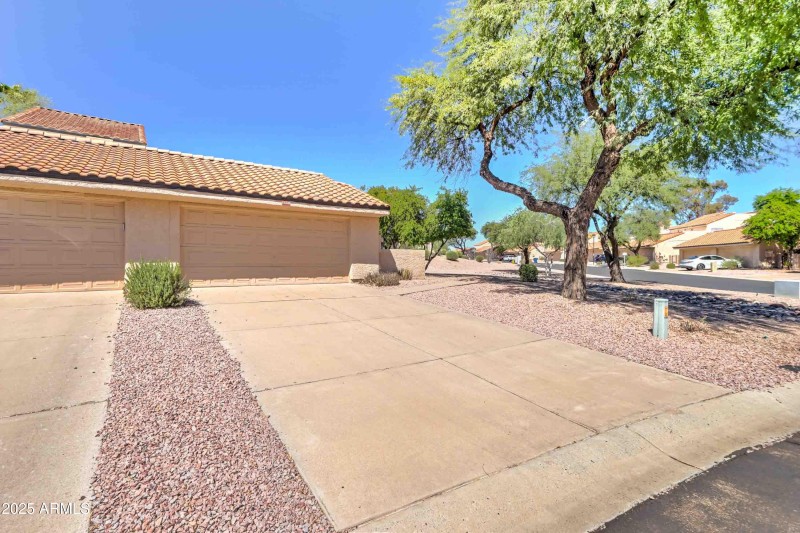 1658 N Sierra Vista Dr-5