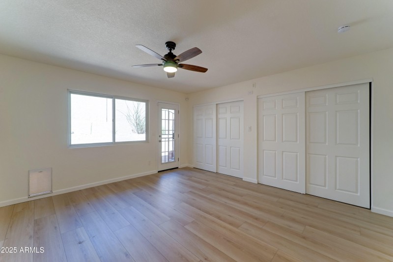 1658 N Sierra Vista Dr-20