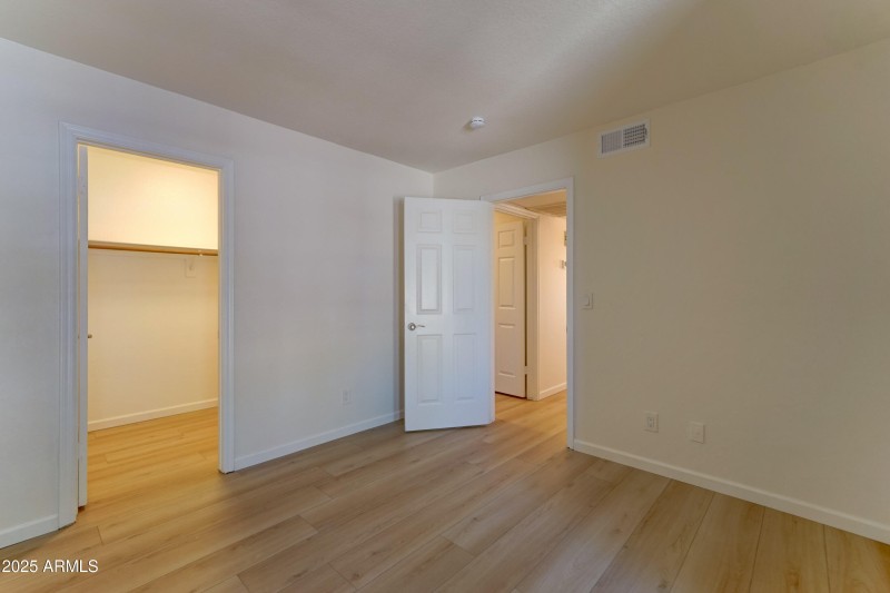 1658 N Sierra Vista Dr-23