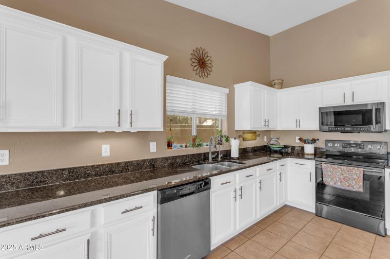 12_025_a4m_opnshw (1)