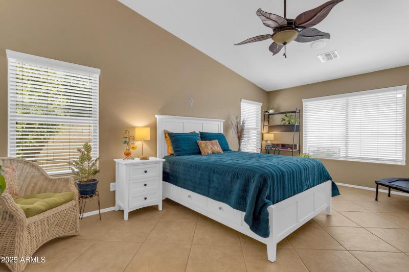 23_058_a4m_opnshw (1)